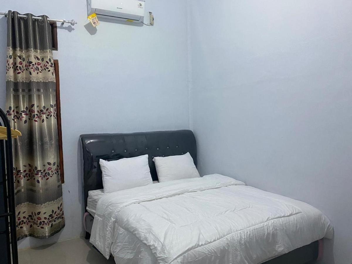 Khalisa Home Syariah Pontianak Exterior foto