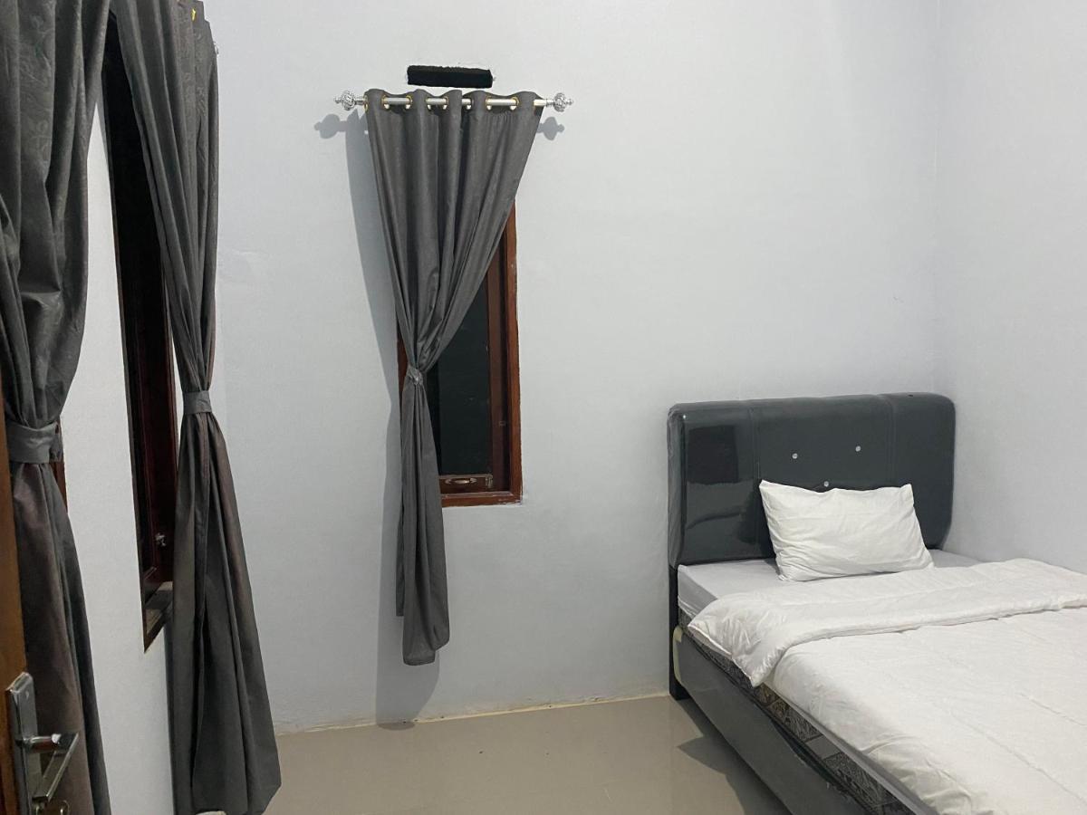 Khalisa Home Syariah Pontianak Exterior foto